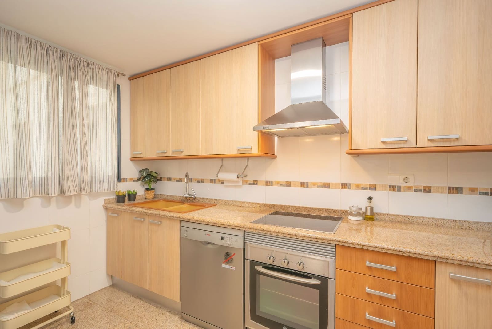 2 bedroom Apartment for sale in Valencia city with pool garage - € 400,000 (Ref: 9512052)