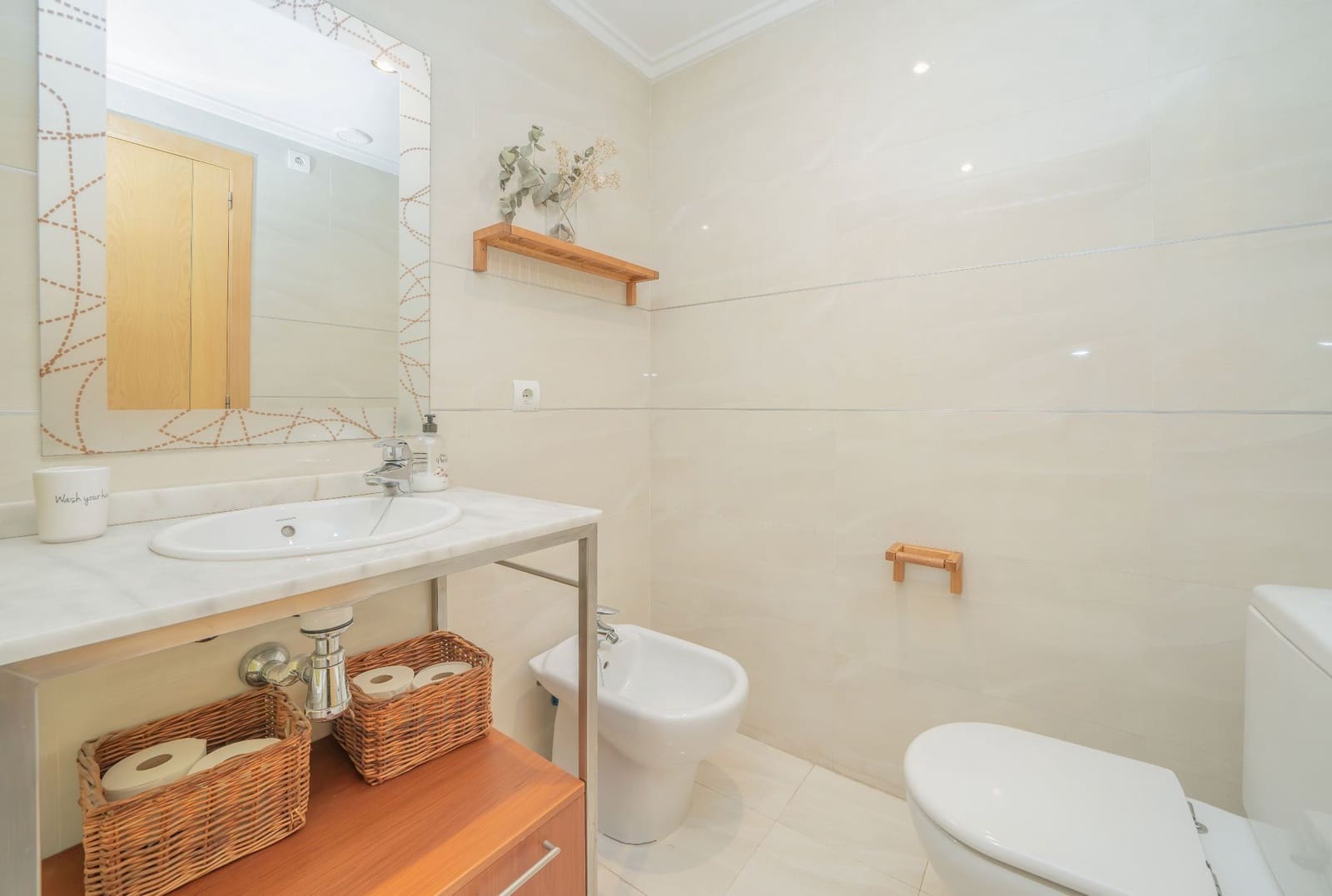 2 bedroom Apartment for sale in Valencia city with pool garage - € 400,000 (Ref: 9512052)