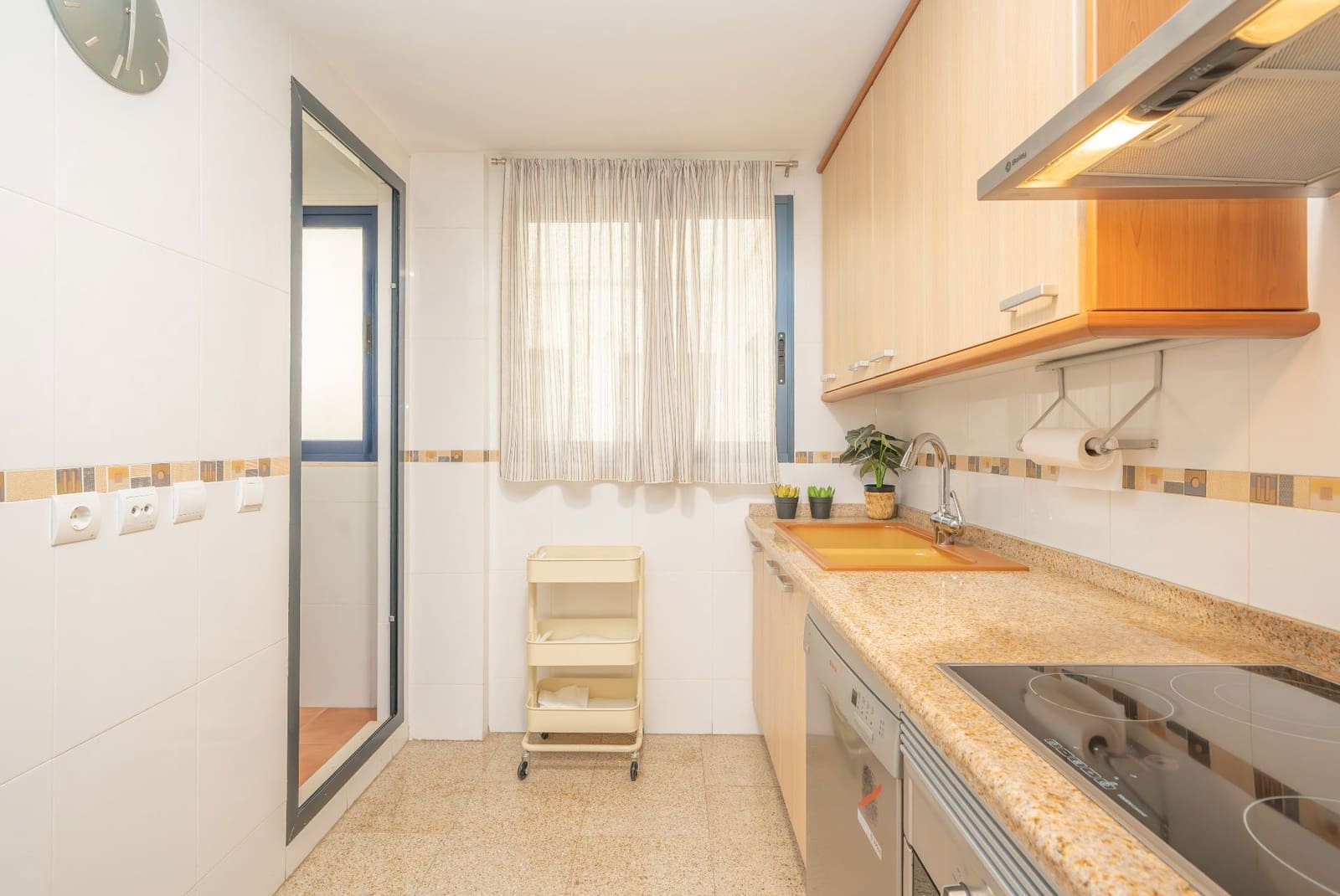 2 bedroom Apartment for sale in Valencia city with pool garage - € 400,000 (Ref: 9512052)