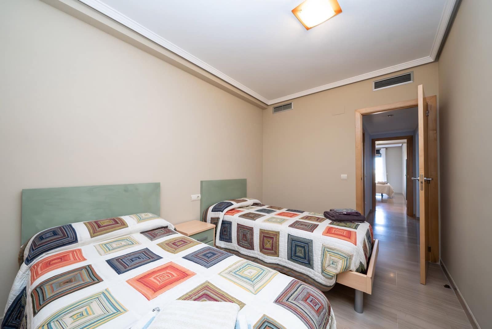 2 bedroom Apartment for sale in Valencia city with pool garage - € 400,000 (Ref: 9512052)