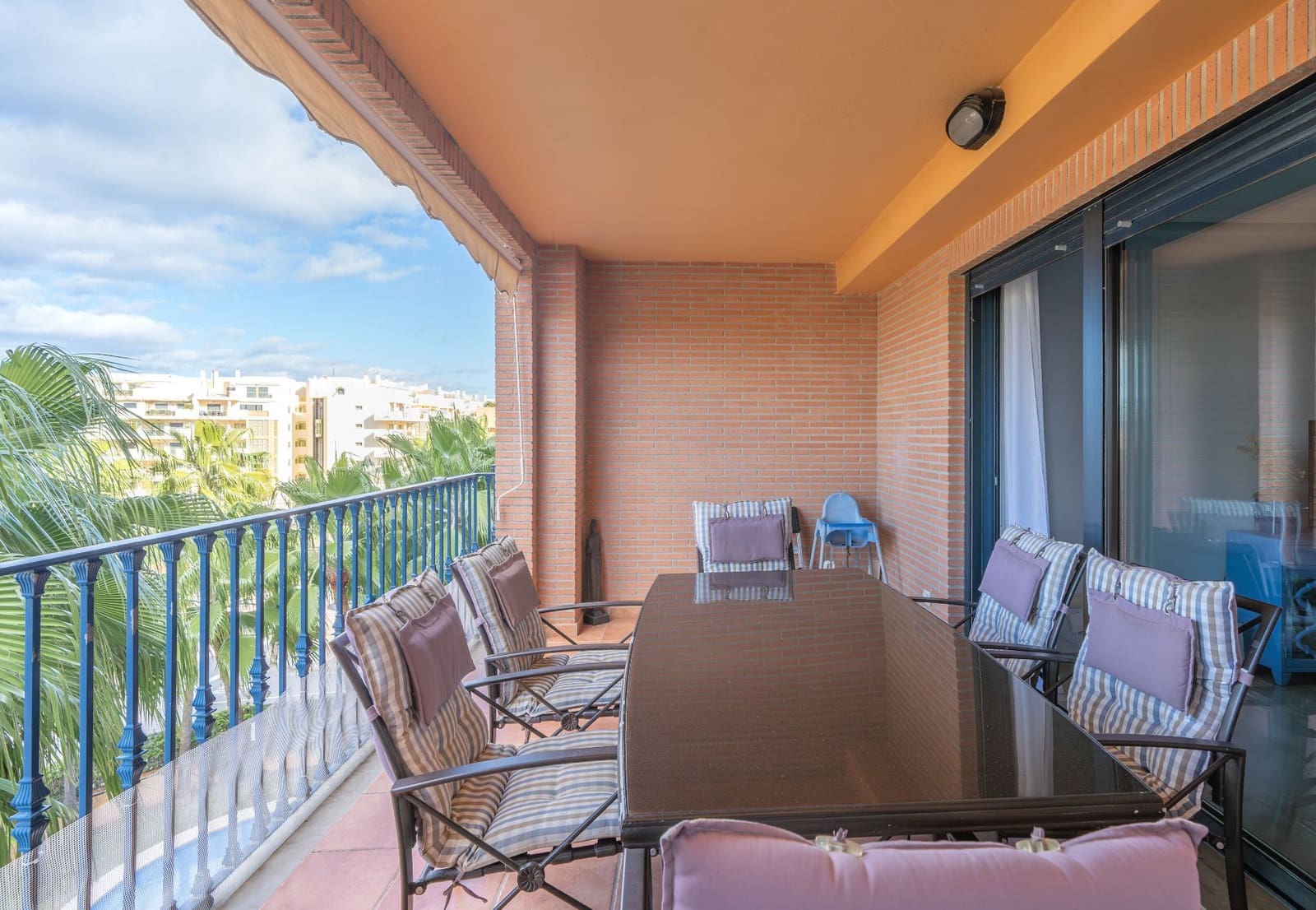 2 bedroom Apartment for sale in Valencia city with pool garage - € 400,000 (Ref: 9512052)