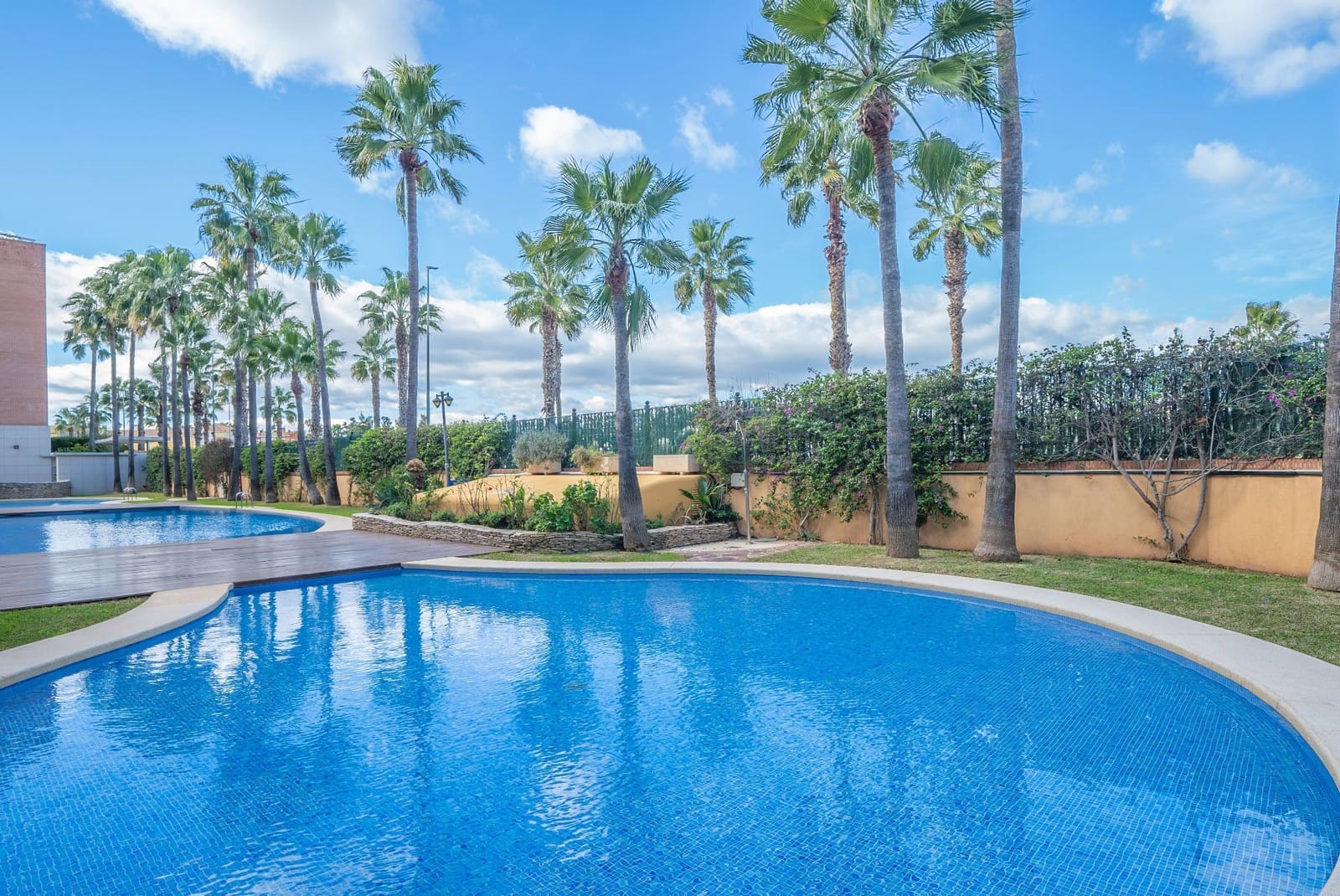 2 bedroom Apartment for sale in Valencia city with pool garage - € 400,000 (Ref: 9512052)