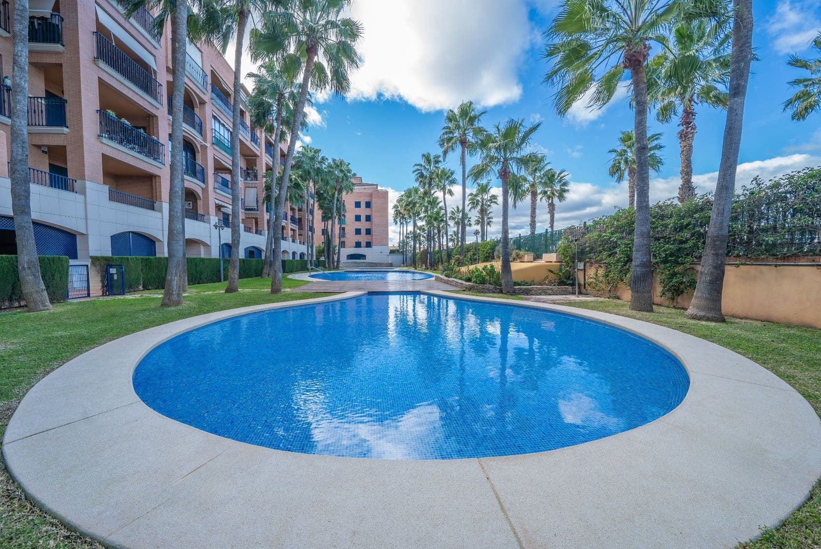 2 bedroom Apartment for sale in Valencia city with pool garage - € 400,000 (Ref: 9512052)