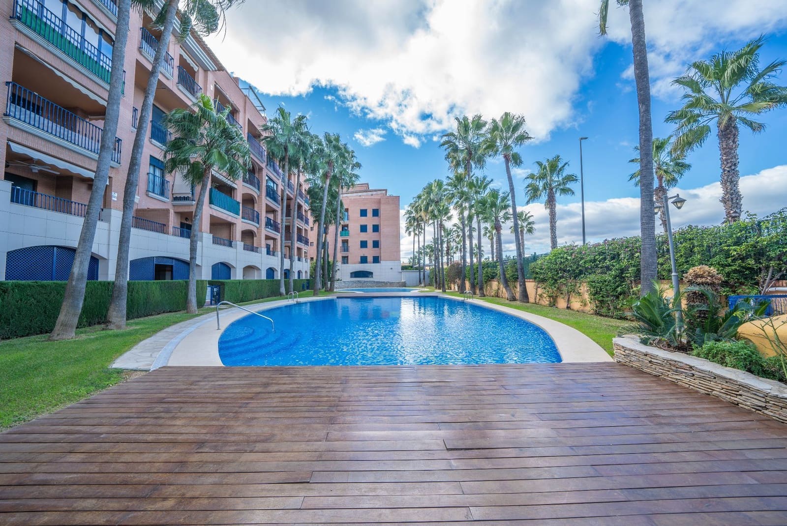 2 bedroom Apartment for sale in Valencia city with pool garage - € 400,000 (Ref: 9512052)