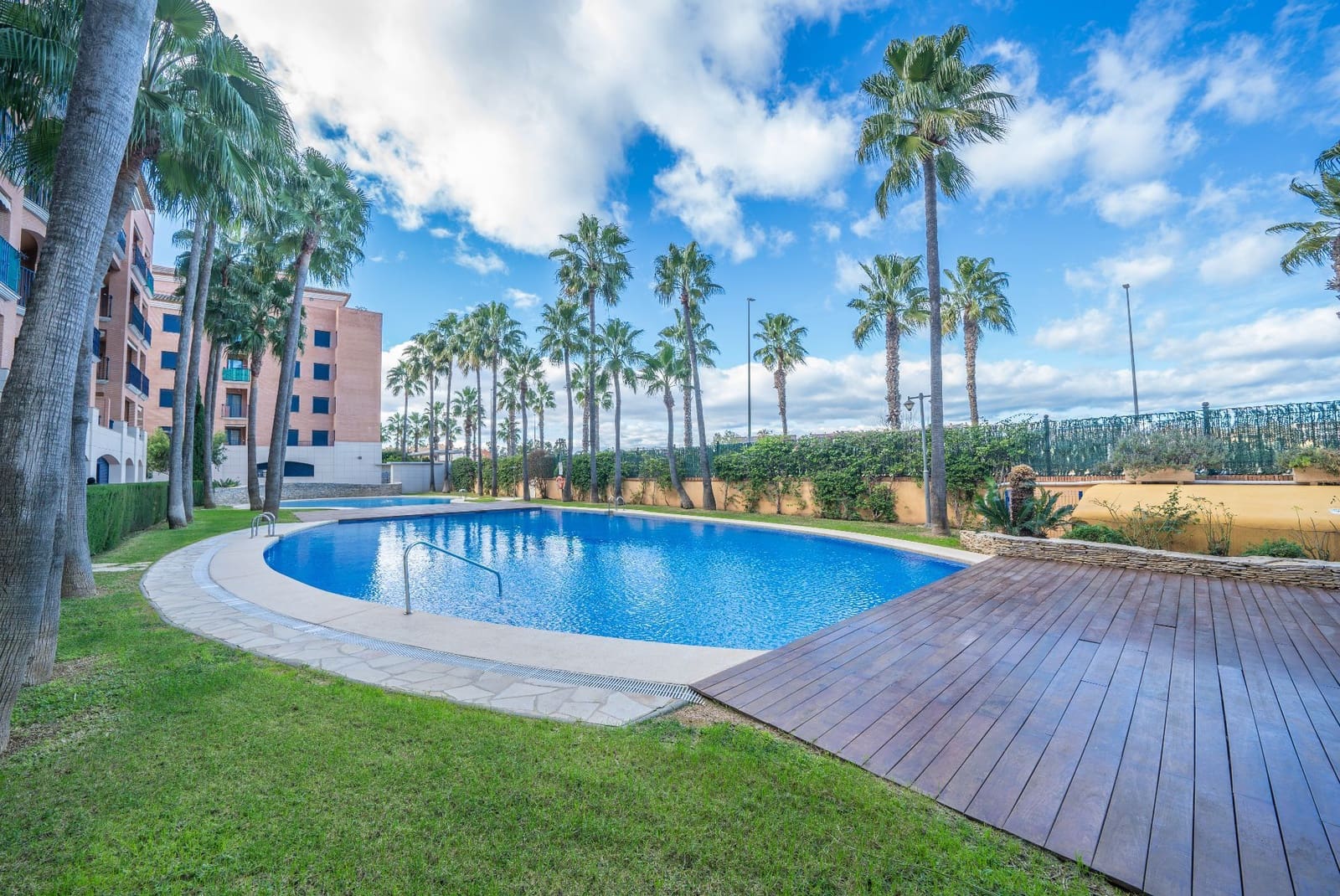 2 bedroom Apartment for sale in Valencia city with pool garage - € 400,000 (Ref: 9512052)