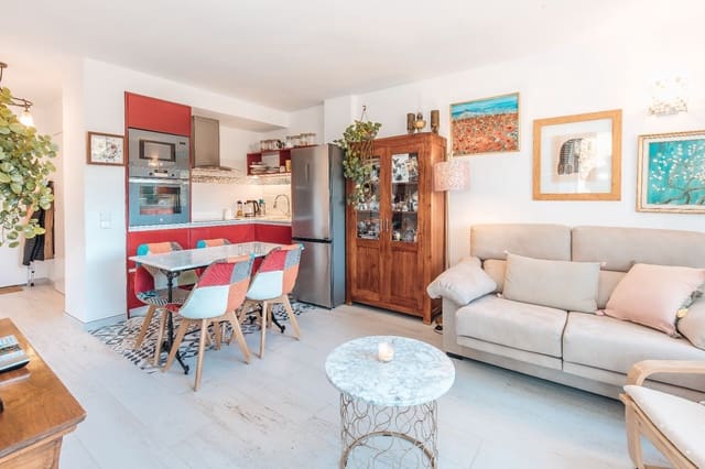 2 bedroom Flat for sale in San Jose / Sant Josep de Sa Talaia with pool - € 430,000 (Ref: 9518452)