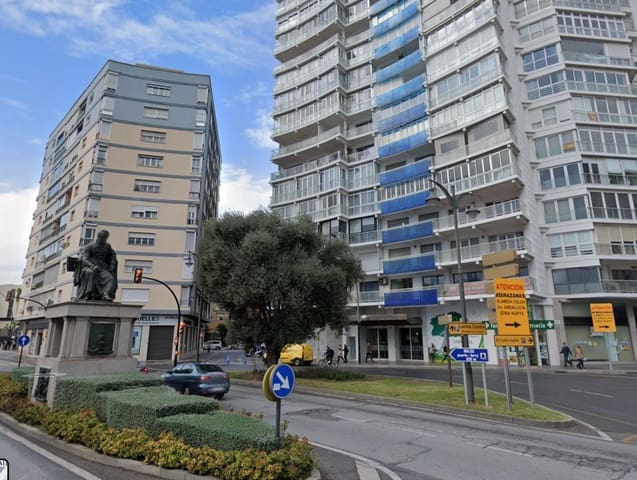 Apartamento de 4 habitaciones en Málaga ciudad en alquiler con garaje - 2.100 € (Ref: 9523938)