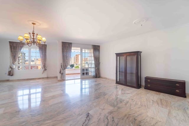 4 bedroom Apartment for rent in Málaga city with garage - € 2,100 (Ref: 9523938)