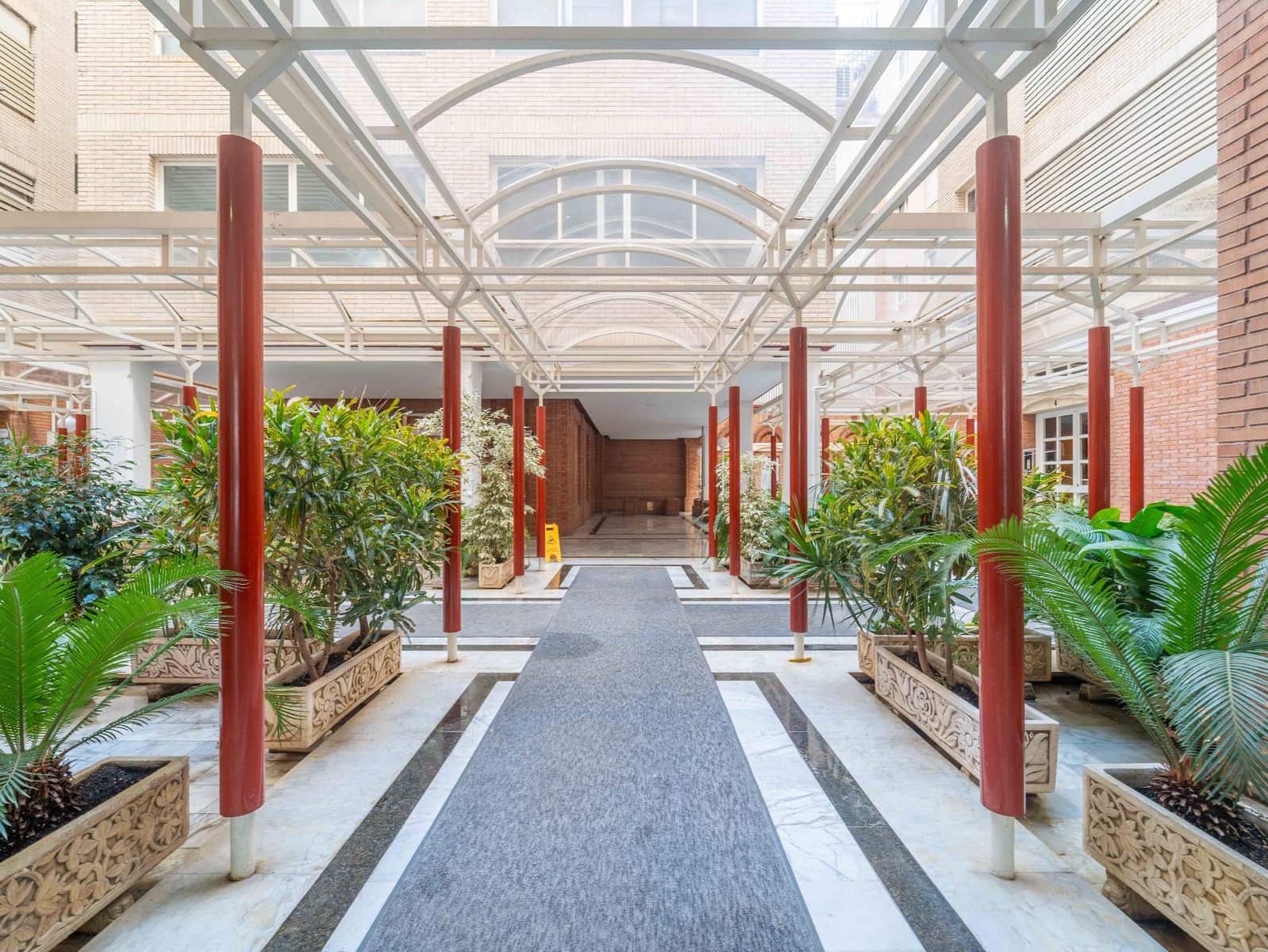 4 bedroom Apartment for rent in Malaga city with garage - € 2,100 (Ref: 9523938)