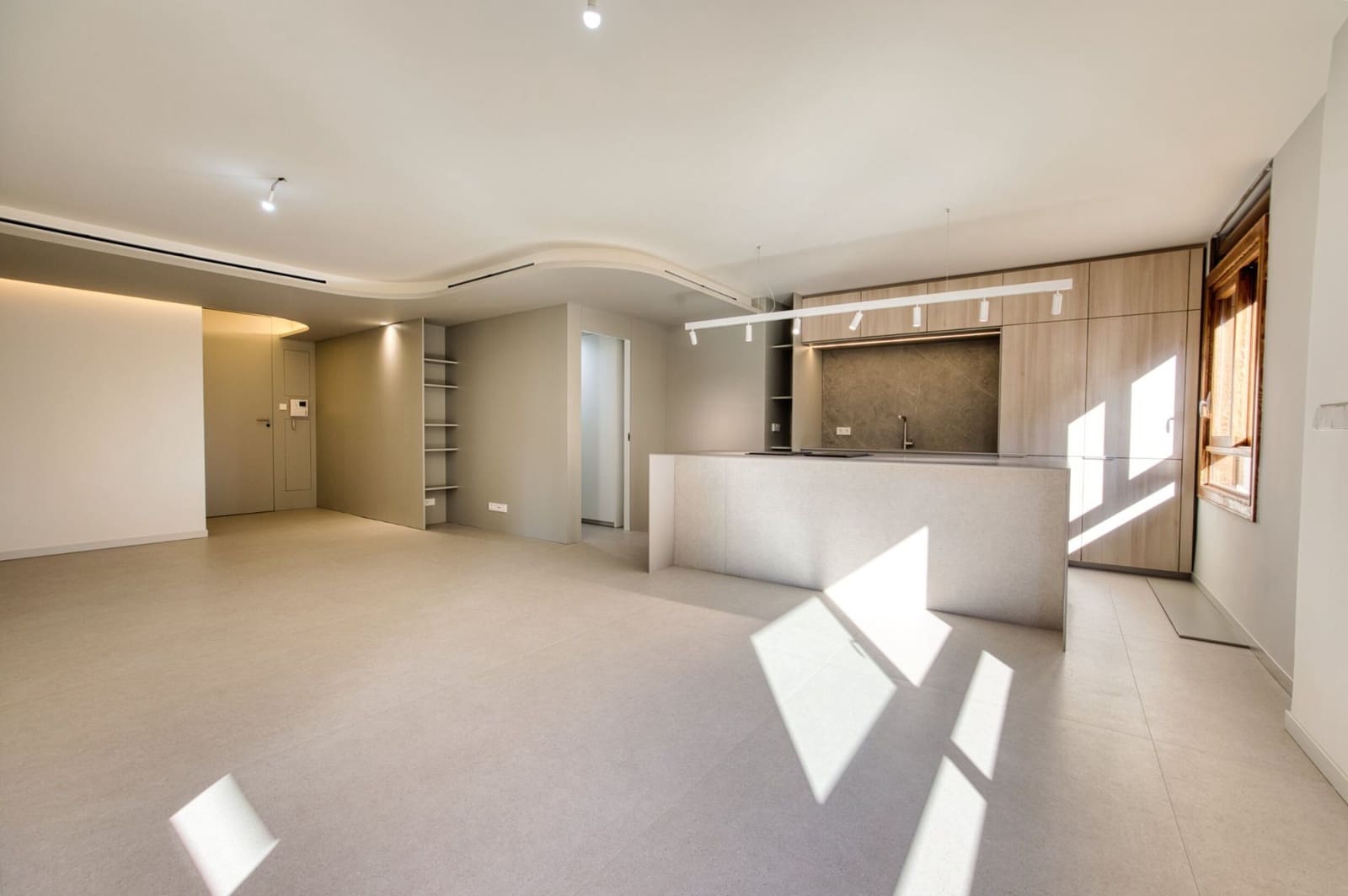 4 makuuhuone Huoneisto myytävänä paikassa Alicante kaupunki mukana 
autotalli - 575 000 € (Ref: 9523939)