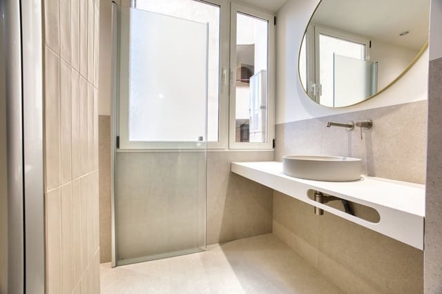 4 makuuhuone Huoneisto myytävänä paikassa Alicante kaupunki mukana 
autotalli - 575 000 € (Ref: 9523939)