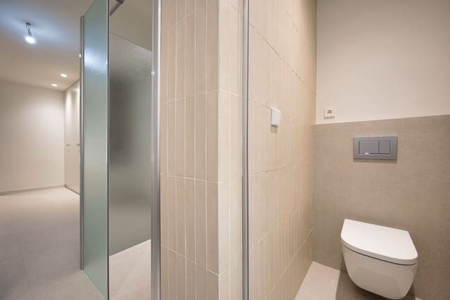 4 makuuhuone Huoneisto myytävänä paikassa Alicante kaupunki mukana 
autotalli - 575 000 € (Ref: 9523939)