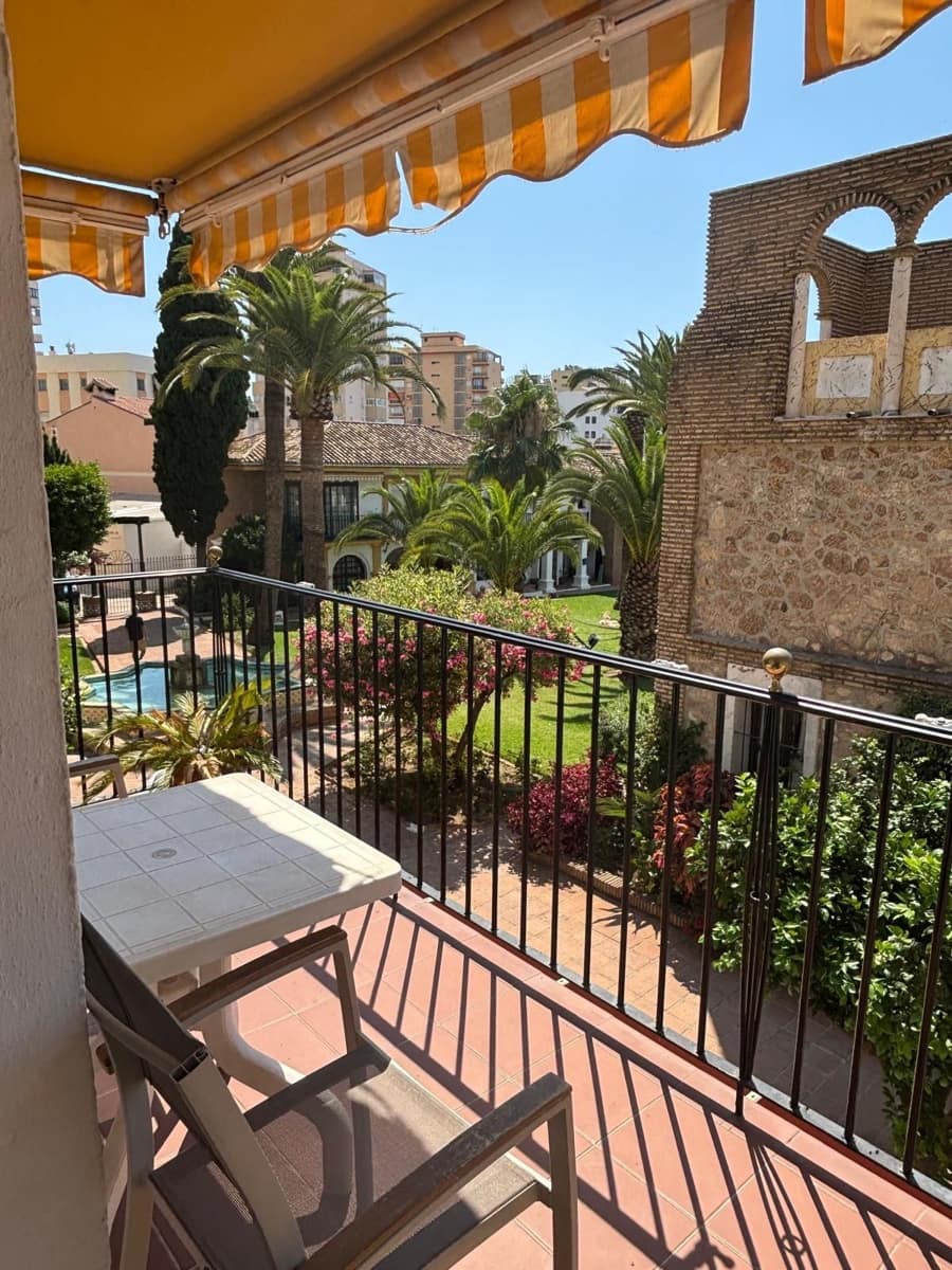 Apartamento de 2 habitaciones en Fuengirola en venta con piscina - 498.500 € (Ref: 9523940)