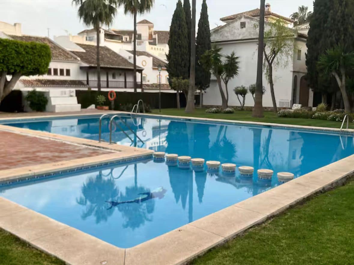 Apartamento de 2 habitaciones en Fuengirola en venta con piscina - 498.500 € (Ref: 9523940)