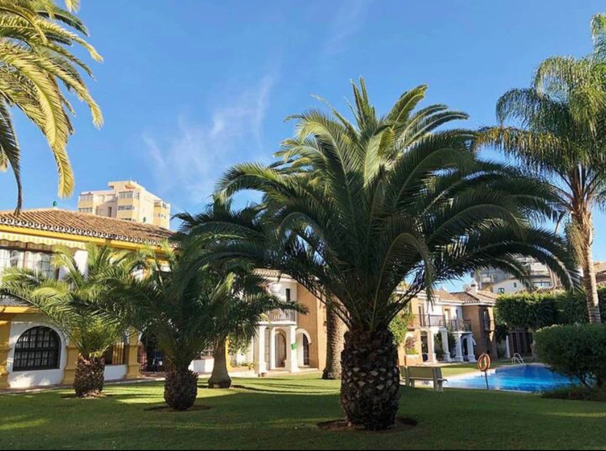 Apartamento de 2 habitaciones en Fuengirola en venta con piscina - 498.500 € (Ref: 9523940)