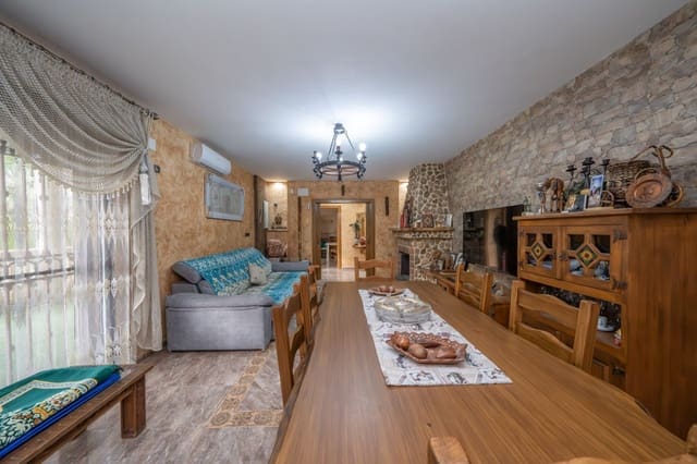 Finca/Casa Rural de 4 habitaciones en Cox en venta con piscina garaje - 357.000 € (Ref: 9523941)