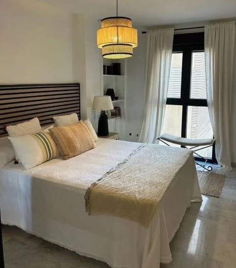 Piso de 1 habitación en Málaga ciudad en alquiler - 2.000 € (Ref: 9529419)