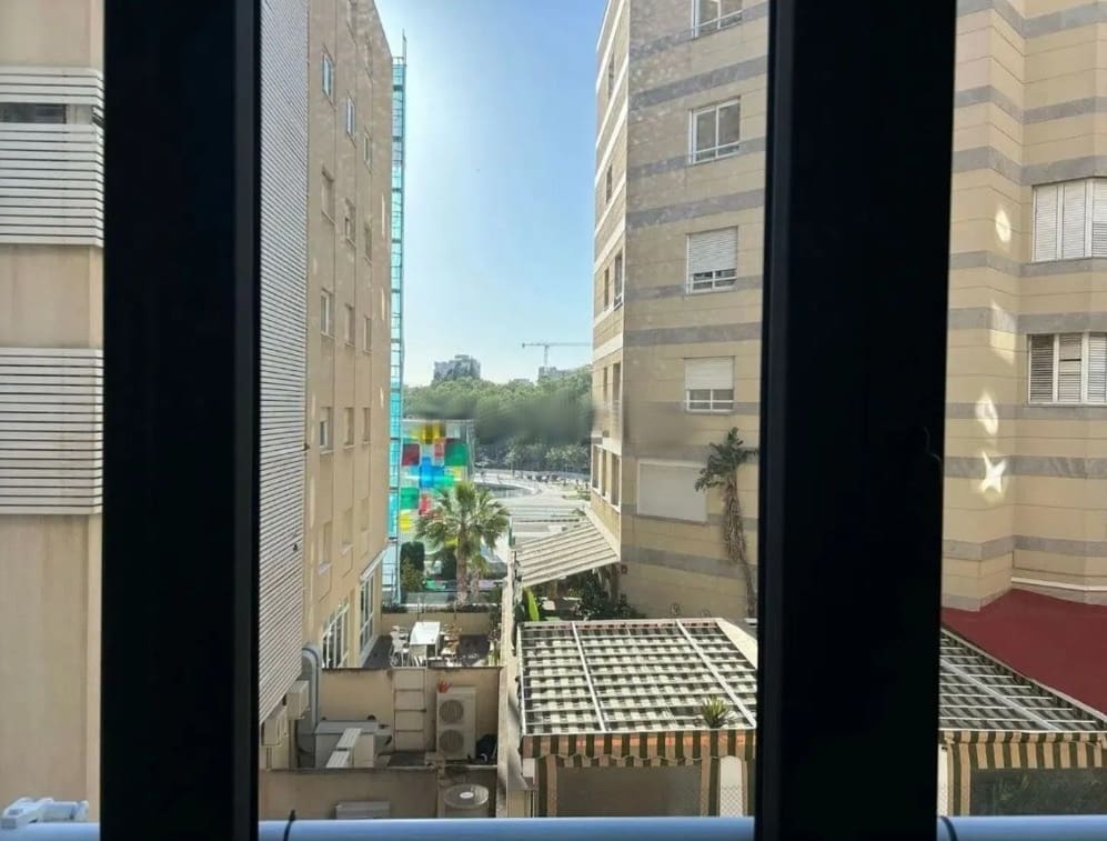 Piso de 1 habitación en Málaga ciudad en alquiler - 2.000 € (Ref: 9529419)