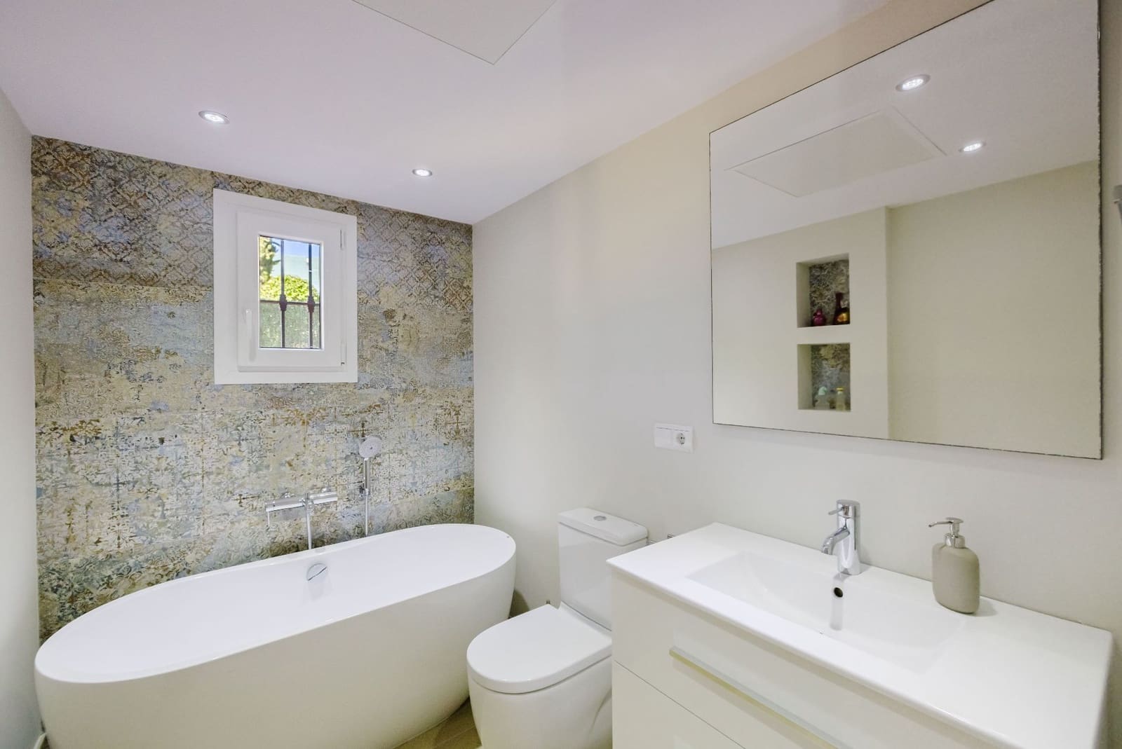 2 chambre Appartement à vendre à New Golden Mile avec piscine garage - 495 000 € (Ref: 9535510)