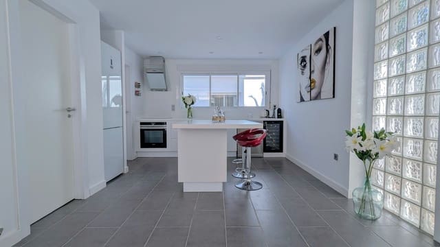 3 soveværelse Villa til salg i San Jose / Sant Josep de Sa Talaia med swimmingpool garage - € 1.450.000 (Ref: 9540775)