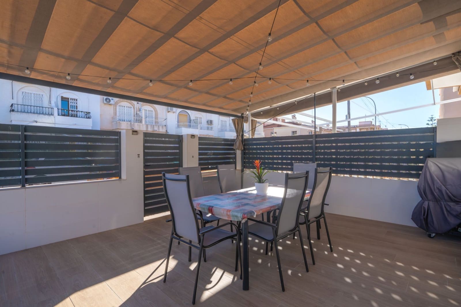 2 bedroom Villa for sale in Santa Pola - € 289,000 (Ref: 9540778)