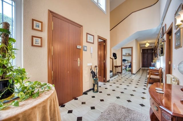 Chalet de 7 habitaciones en Muchamiel / Mutxamel en venta con piscina garaje - 895.000 € (Ref: 9543052)