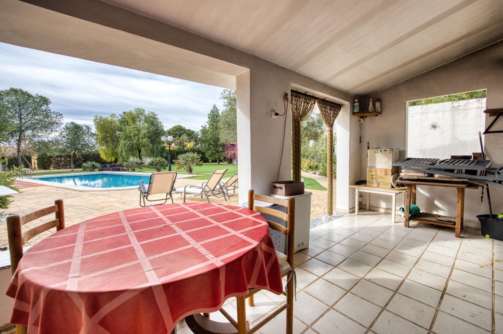 Chalet de 7 habitaciones en Muchamiel / Mutxamel en venta con piscina garaje - 895.000 € (Ref: 9543052)