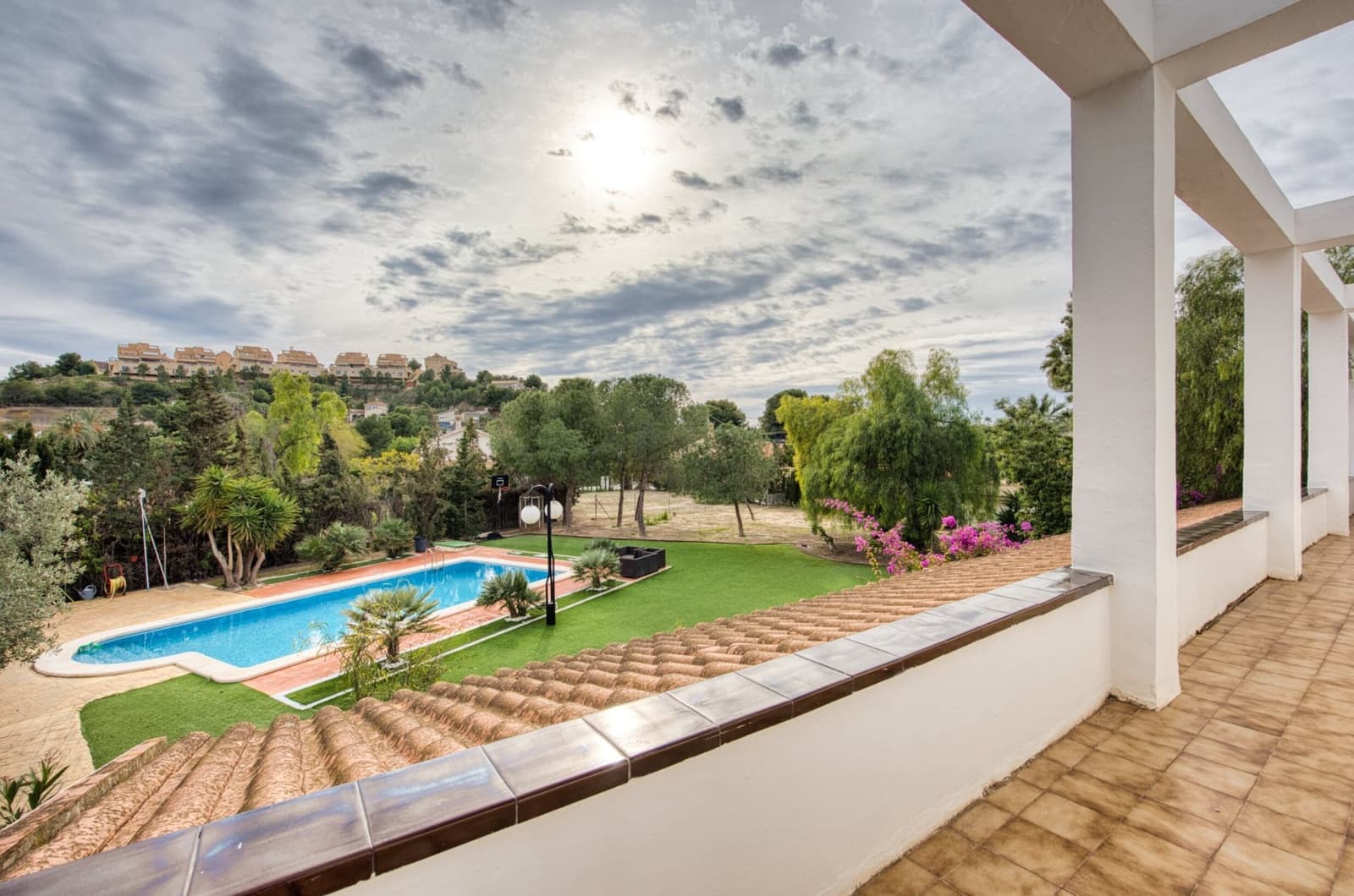 Chalet de 7 habitaciones en Muchamiel / Mutxamel en venta con piscina garaje - 895.000 € (Ref: 9543052)