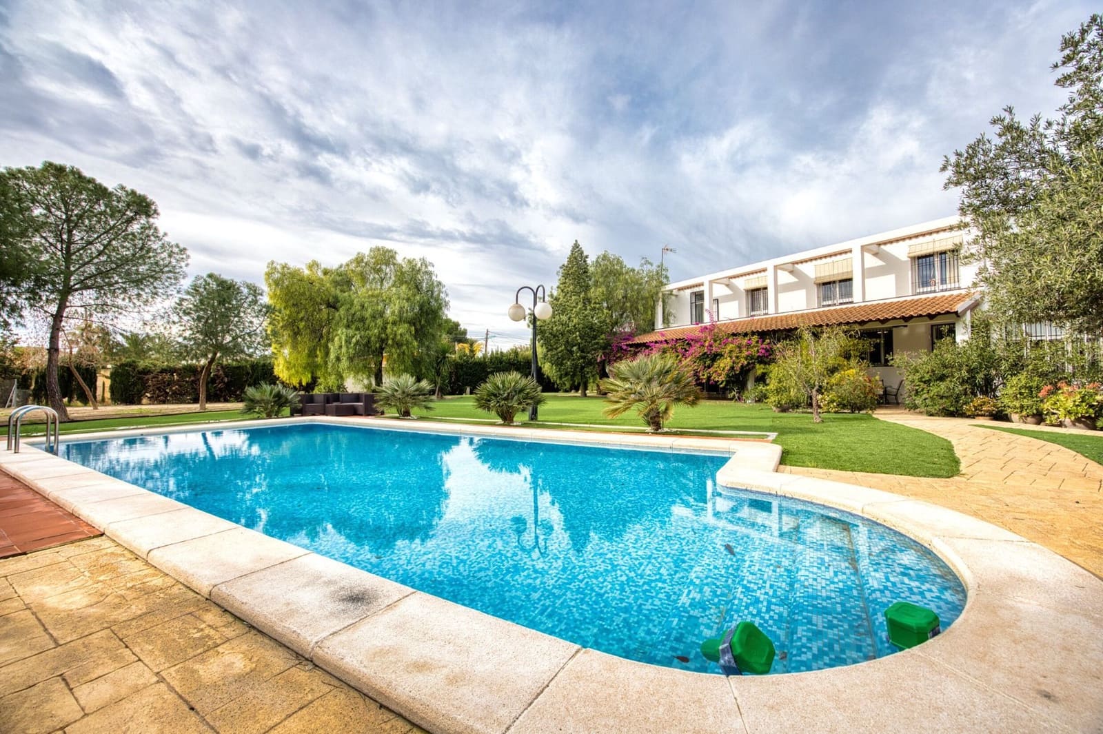 Chalet de 7 habitaciones en Muchamiel / Mutxamel en venta con piscina garaje - 895.000 € (Ref: 9543052)