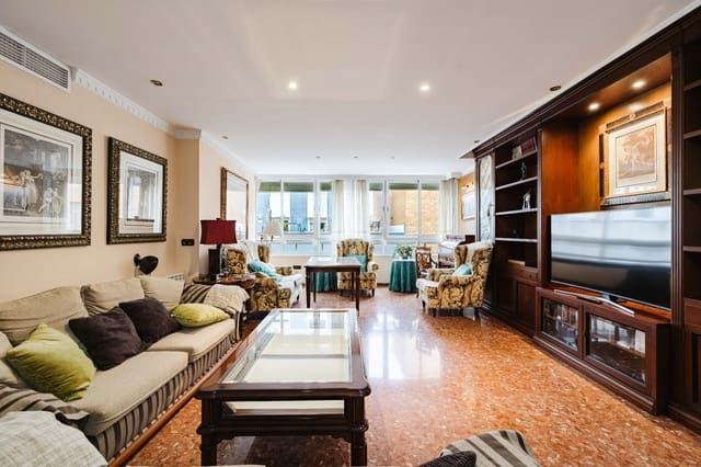 3 Zimmer Apartment zu verkaufen in La Malagueta, Málaga Stadt mit Garage - 890.000 € (Ref: 9550798)