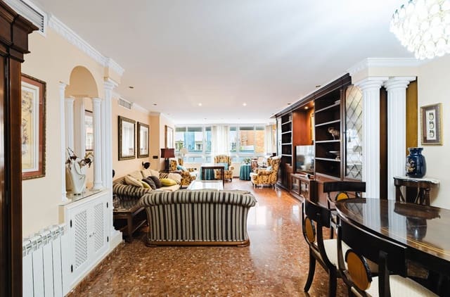 3 Zimmer Apartment zu verkaufen in La Malagueta, Málaga Stadt mit Garage - 890.000 € (Ref: 9550798)