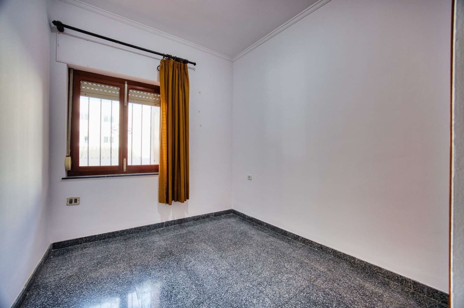 4 quarto Apartamento para venda em Denia - 215 000 € (Ref: 9554562)