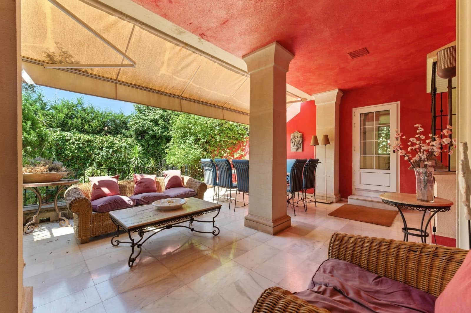 7 Zimmer Villa zu verkaufen in Marbella mit Pool Garage - 2.250.000 € (Ref: 9554563)