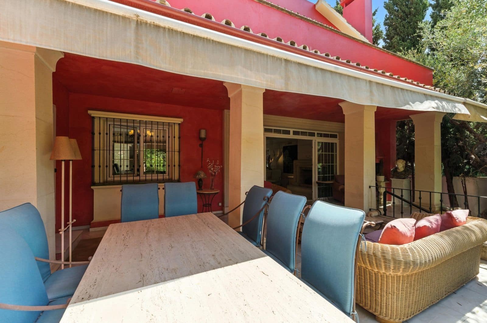 7 Zimmer Villa zu verkaufen in Marbella mit Pool Garage - 2.250.000 € (Ref: 9554563)