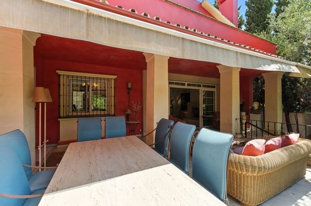 7 Zimmer Villa zu verkaufen in Marbella mit Pool Garage - 2.250.000 € (Ref: 9554563)