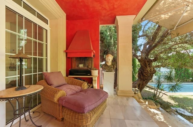 7 Zimmer Villa zu verkaufen in Marbella mit Pool Garage - 2.250.000 € (Ref: 9554563)