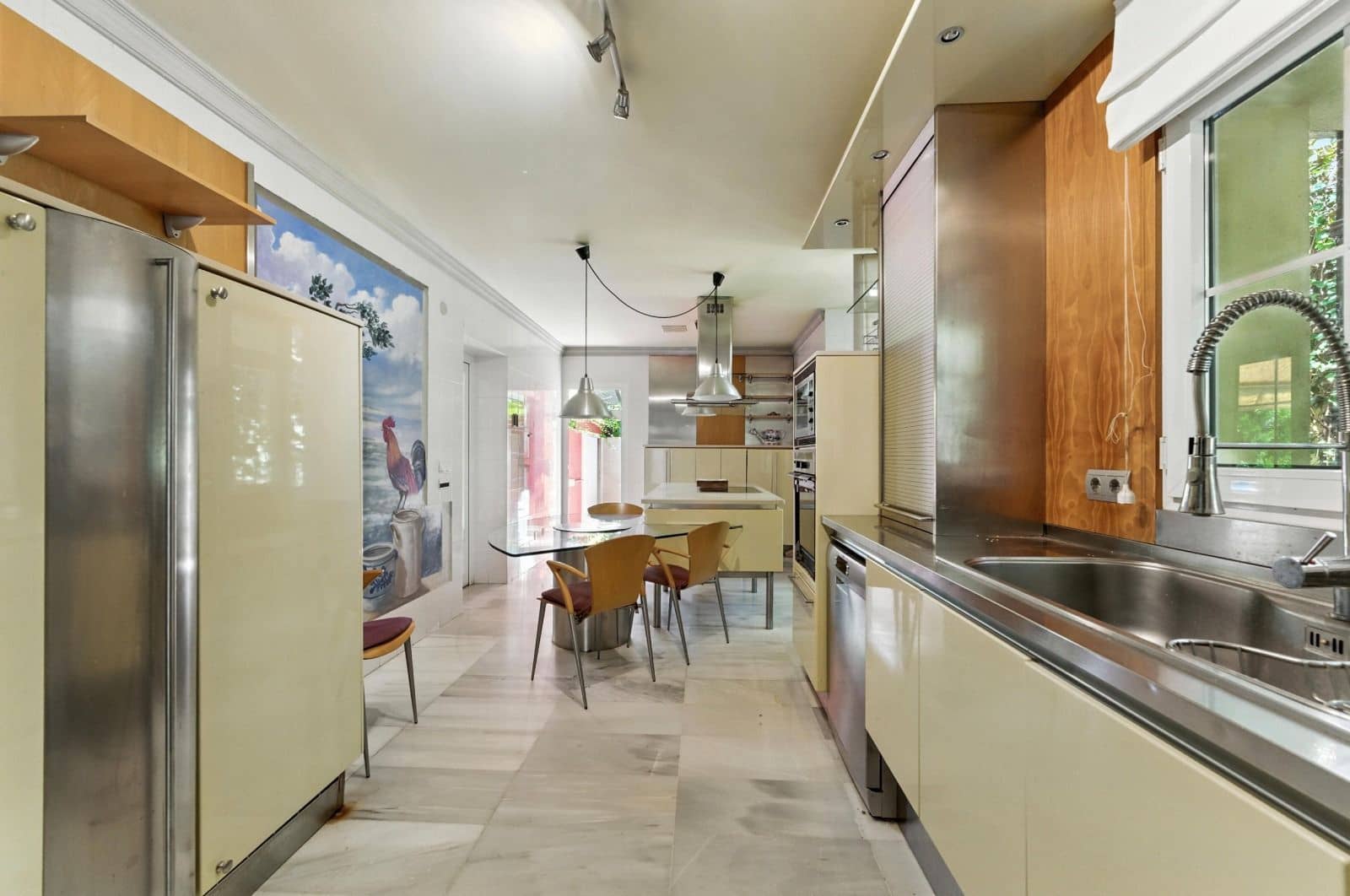 7 Zimmer Villa zu verkaufen in Marbella mit Pool Garage - 2.250.000 € (Ref: 9554563)