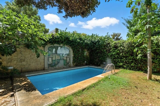 7 Zimmer Villa zu verkaufen in Marbella mit Pool Garage - 2.250.000 € (Ref: 9554563)