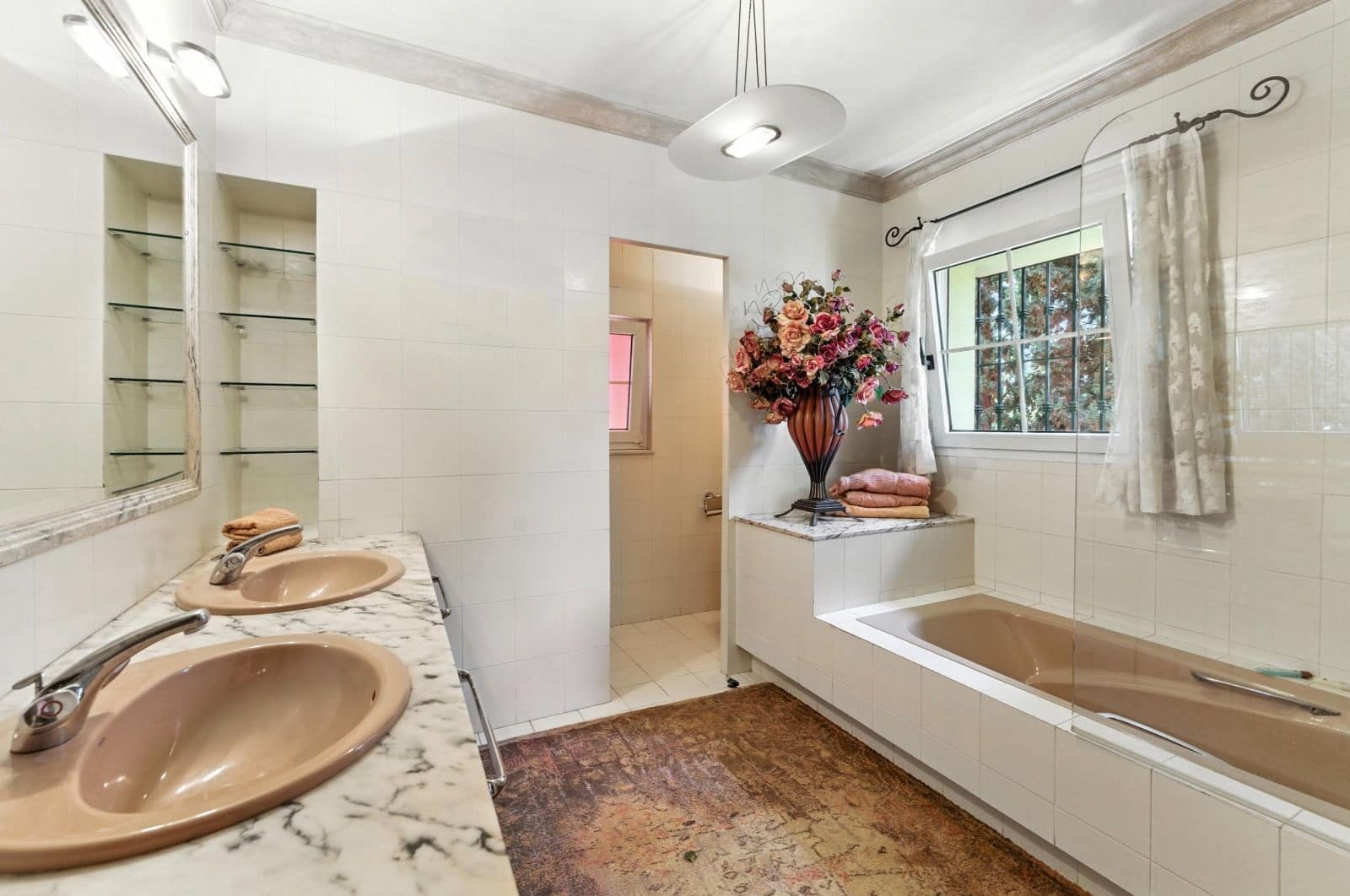 7 Zimmer Villa zu verkaufen in Marbella mit Pool Garage - 2.250.000 € (Ref: 9554563)