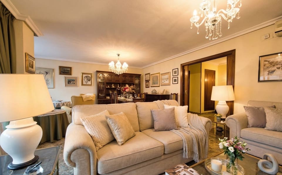 4 makuuhuone Huoneisto myytävänä paikassa Alicante kaupunki mukana 
autotalli - 630 000 € (Ref: 9560906)