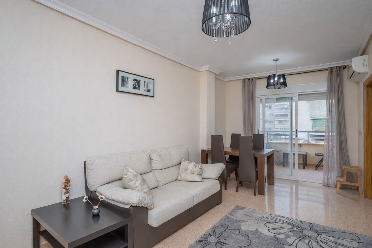 Apartamento de 2 habitaciones en Torrevieja en venta - 139.000 € (Ref: 9564315)