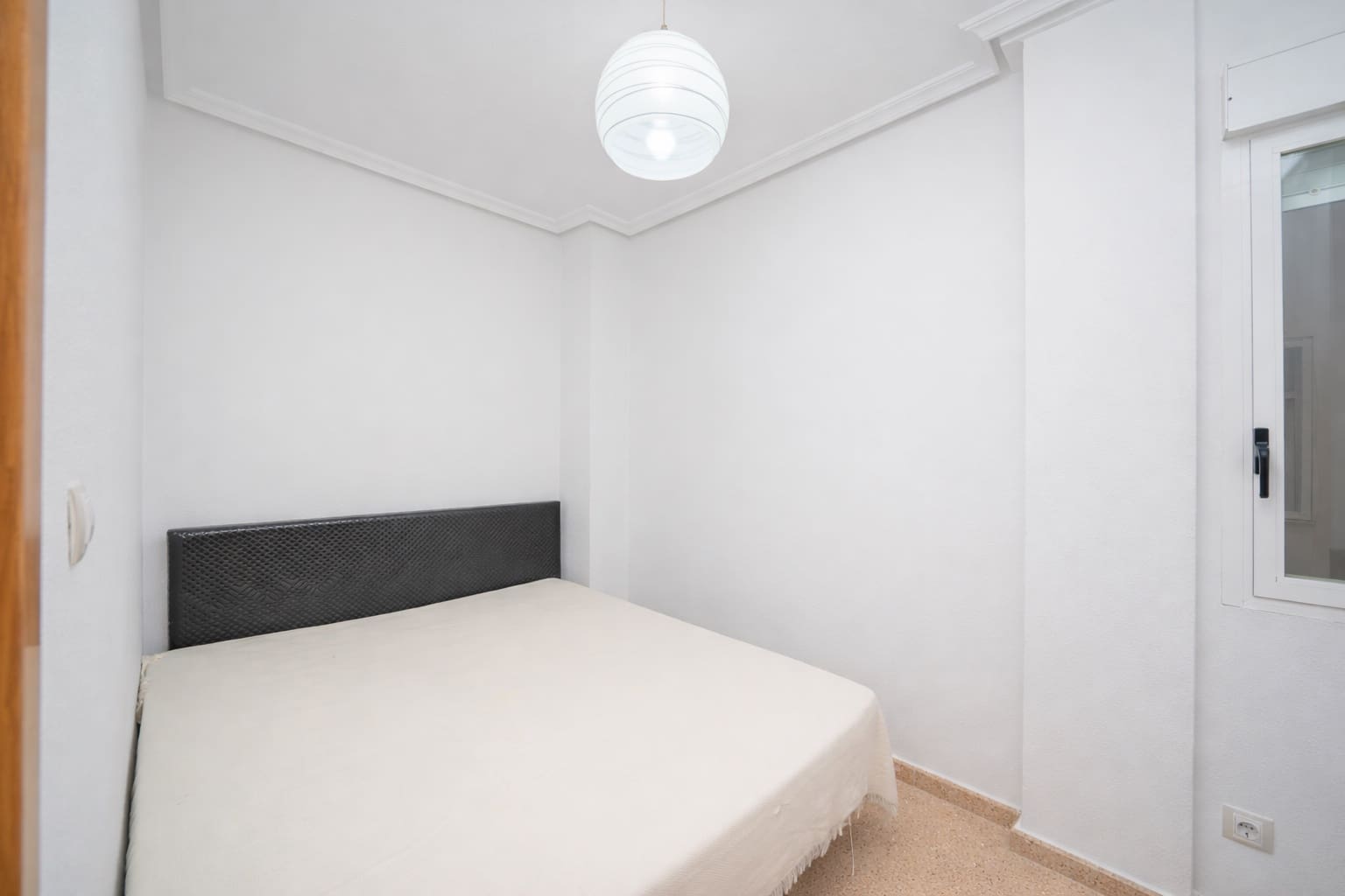 Apartamento de 2 habitaciones en Torrevieja en venta - 139.000 € (Ref: 9564315)