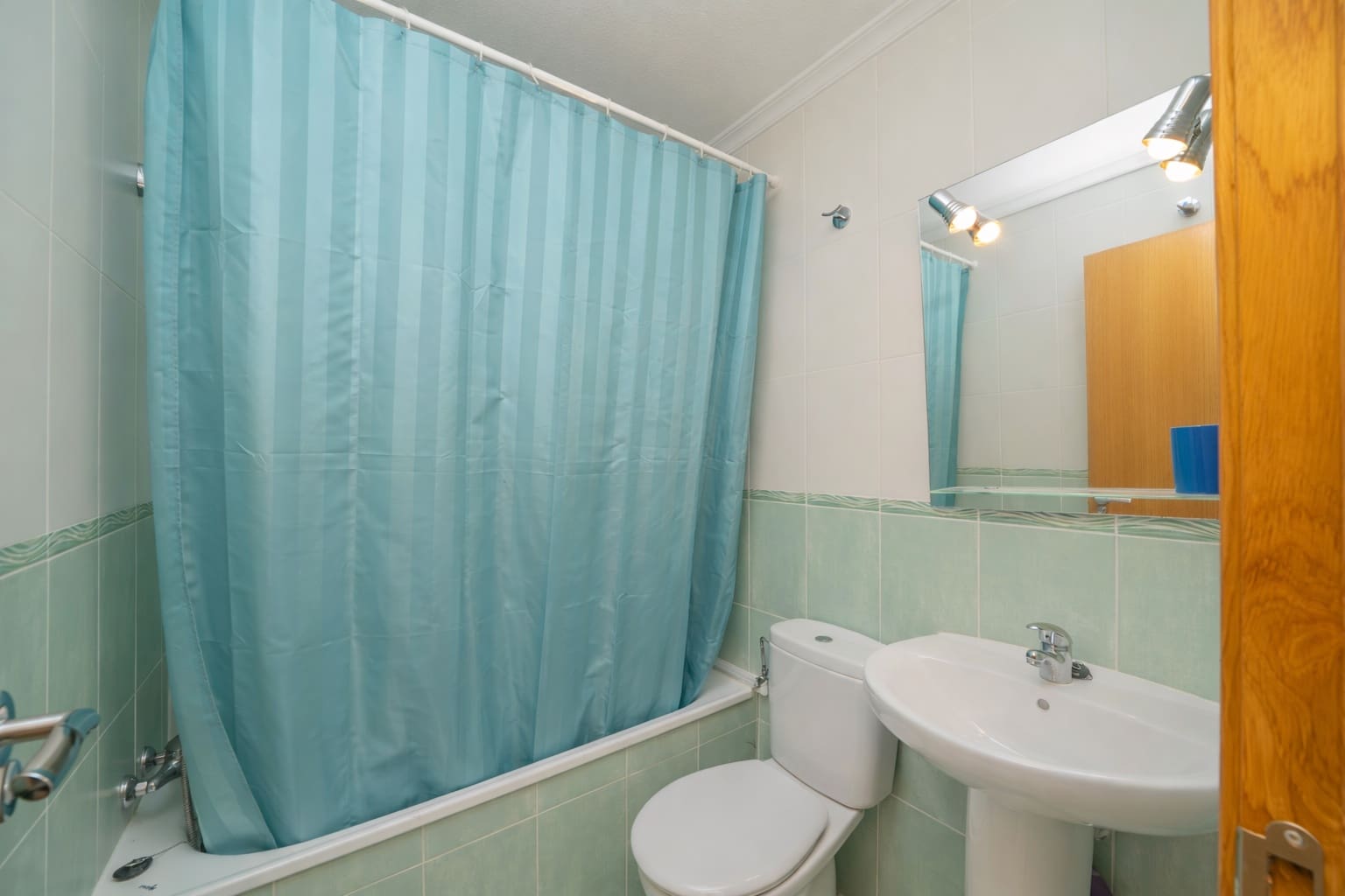 Apartamento de 2 habitaciones en Torrevieja en venta - 139.000 € (Ref: 9564315)