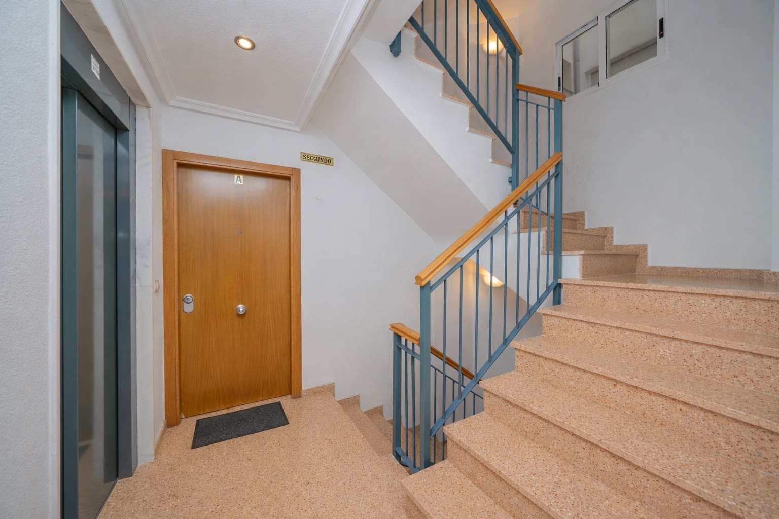 Apartamento de 2 habitaciones en Torrevieja en venta - 139.000 € (Ref: 9564315)