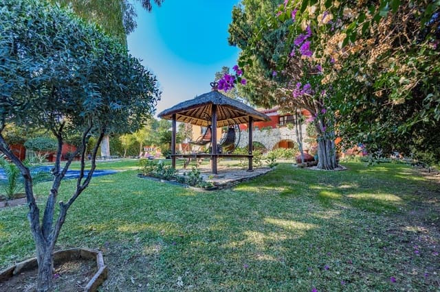 6 slaapkamer Villa te koop in Torremolinos met zwembad garage - € 1.200.000 (Ref: 9568023)