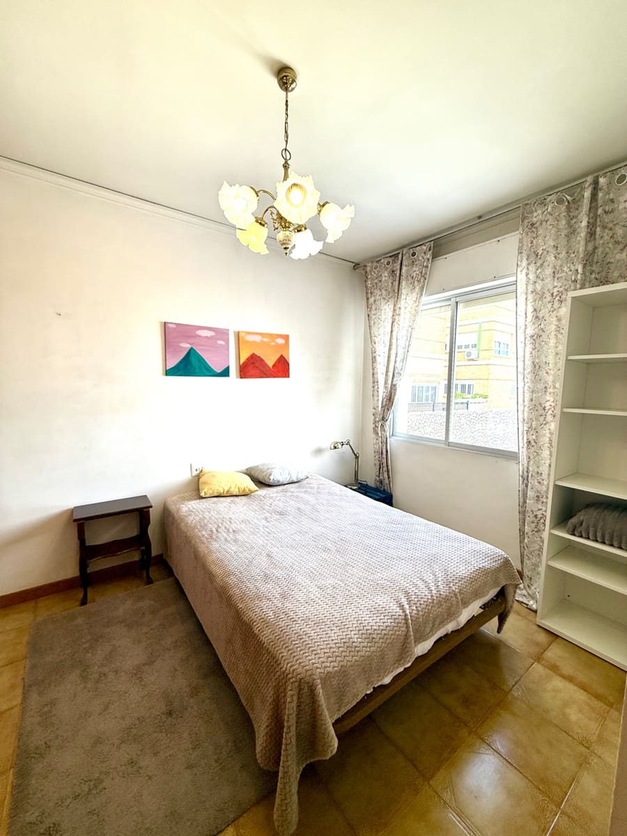 5 sypialnia Dom blizniak na sprzedaż w Oliva z garażem - 220 000 € (Ref: 9568024)