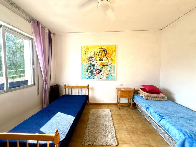 5 sovrum Semi-fristående Villa till salu i Oliva med garage - 220 000 € (Ref: 9568024)