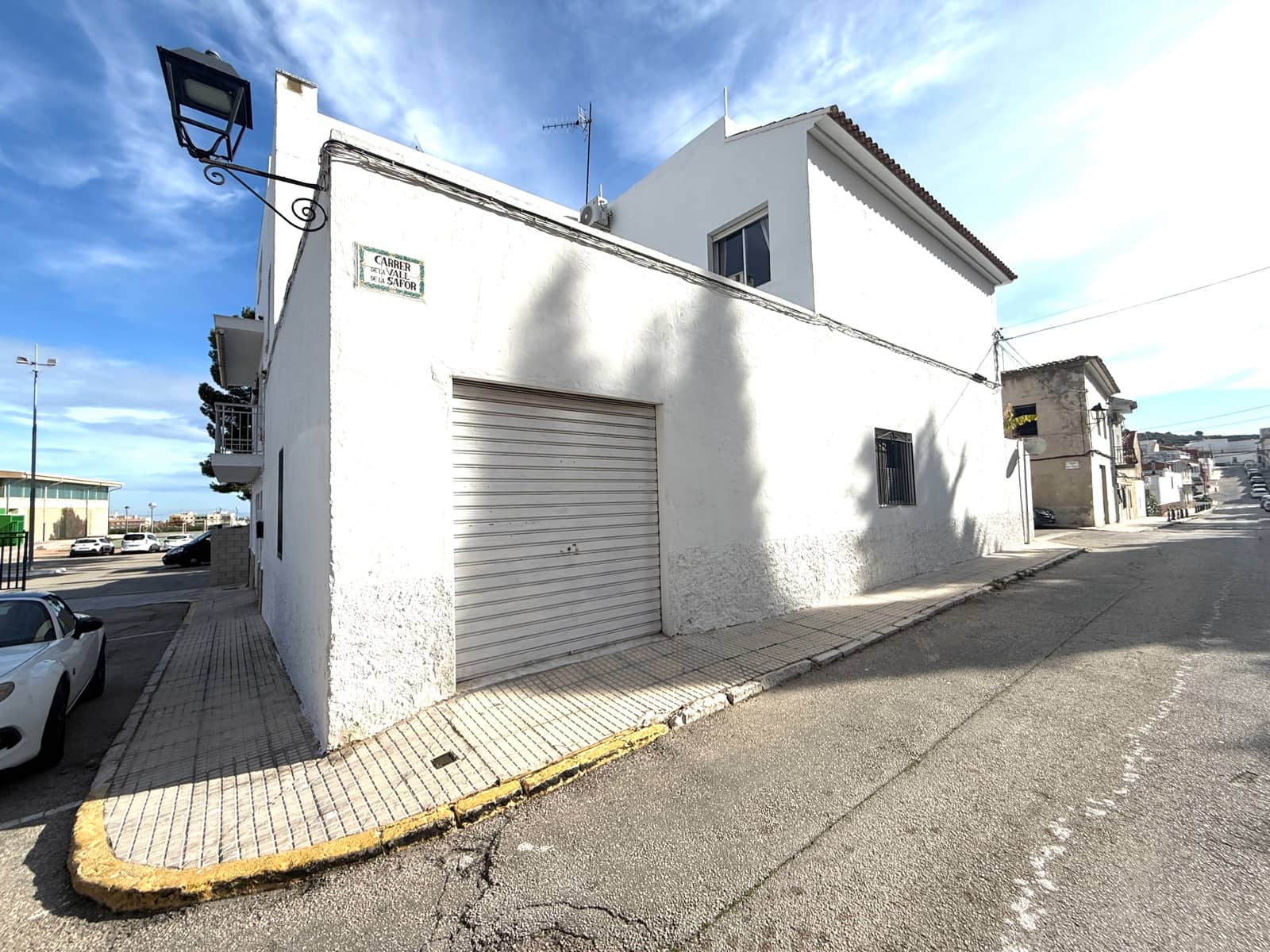 5 sypialnia Dom blizniak na sprzedaż w Oliva z garażem - 220 000 € (Ref: 9568024)