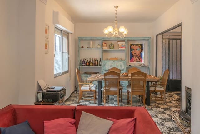 5 bedroom Semi-detached Villa for sale in Oliva with garage - € 220,000 (Ref: 9568024)