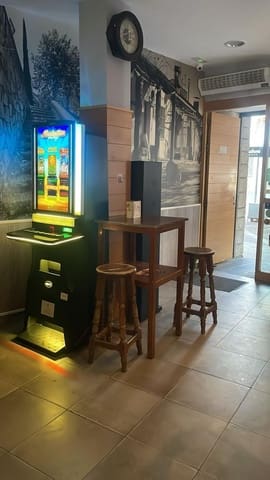 Erhverv til salg i Toledo by - € 650.000 (Ref: 9568025)